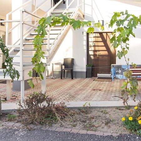 Deli Terasz B Apartman Free Parking, Self-Check-In Anytime Γκιόρ Εξωτερικό φωτογραφία