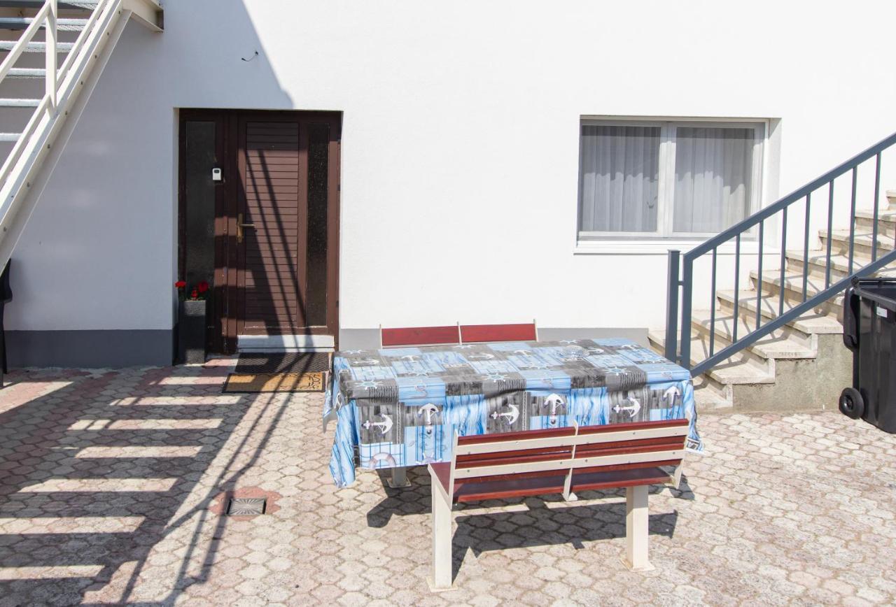 Deli Terasz B Apartman Free Parking, Self-Check-In Anytime Γκιόρ Εξωτερικό φωτογραφία