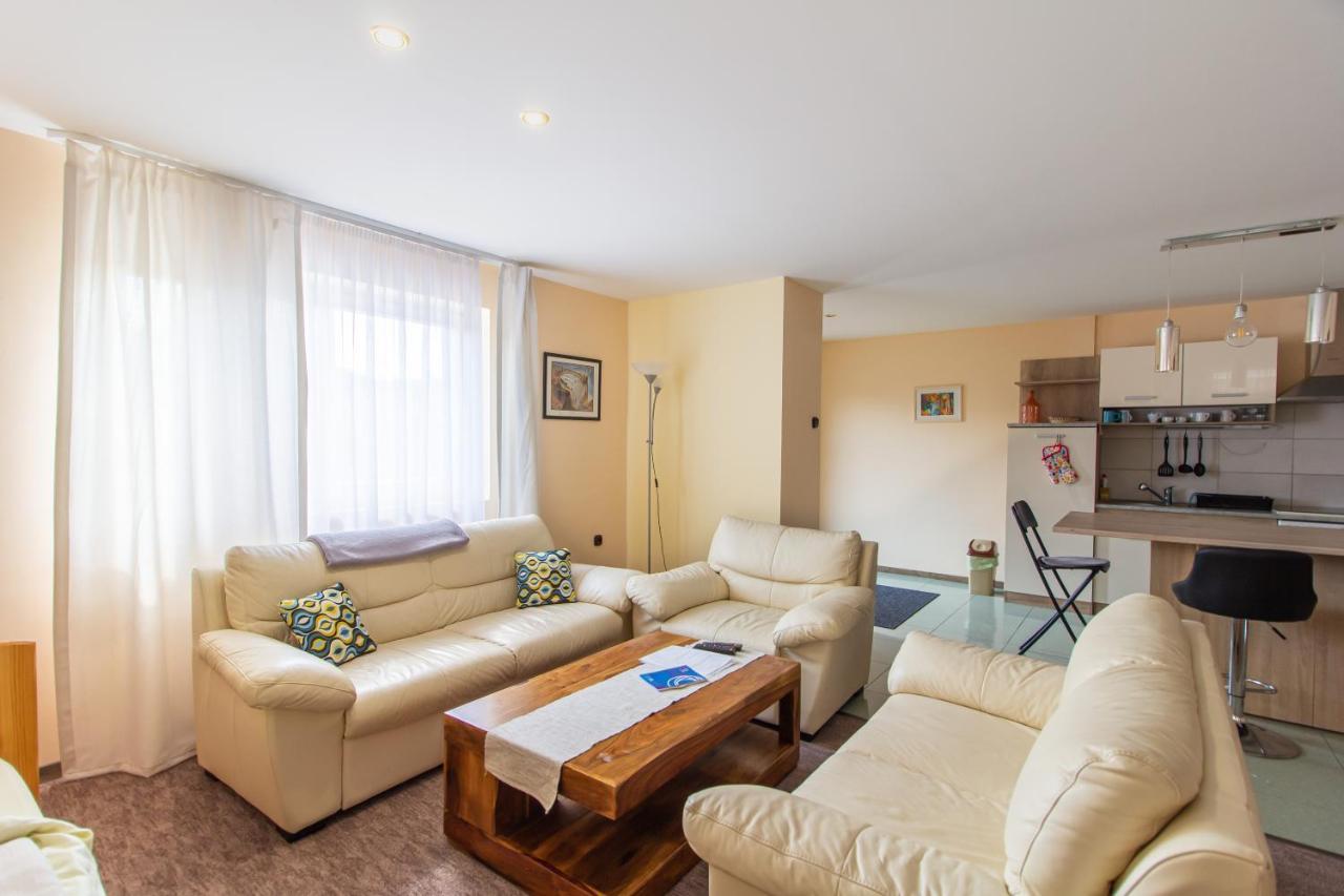 Deli Terasz B Apartman Free Parking, Self-Check-In Anytime Γκιόρ Εξωτερικό φωτογραφία